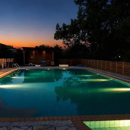 2br Kitchenette Pool 6 بيت ضيافة 3*