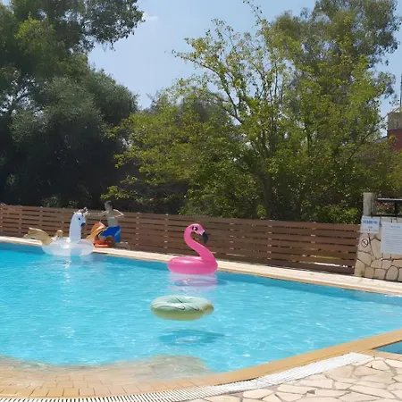 2br Kitchenette Pool 6 3*
