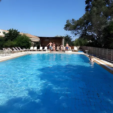 2br Kitchenette Pool 6 بيت ضيافة