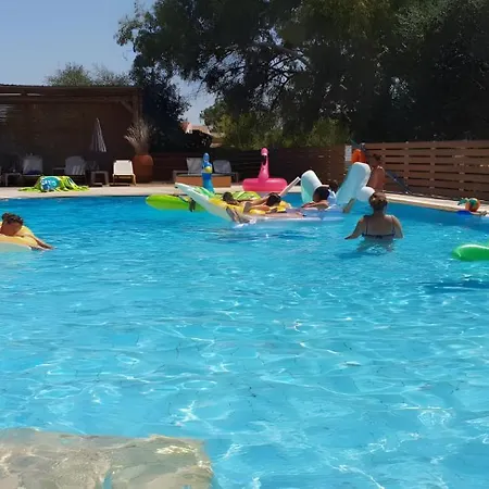 بيت ضيافة 2br Kitchenette Pool 6